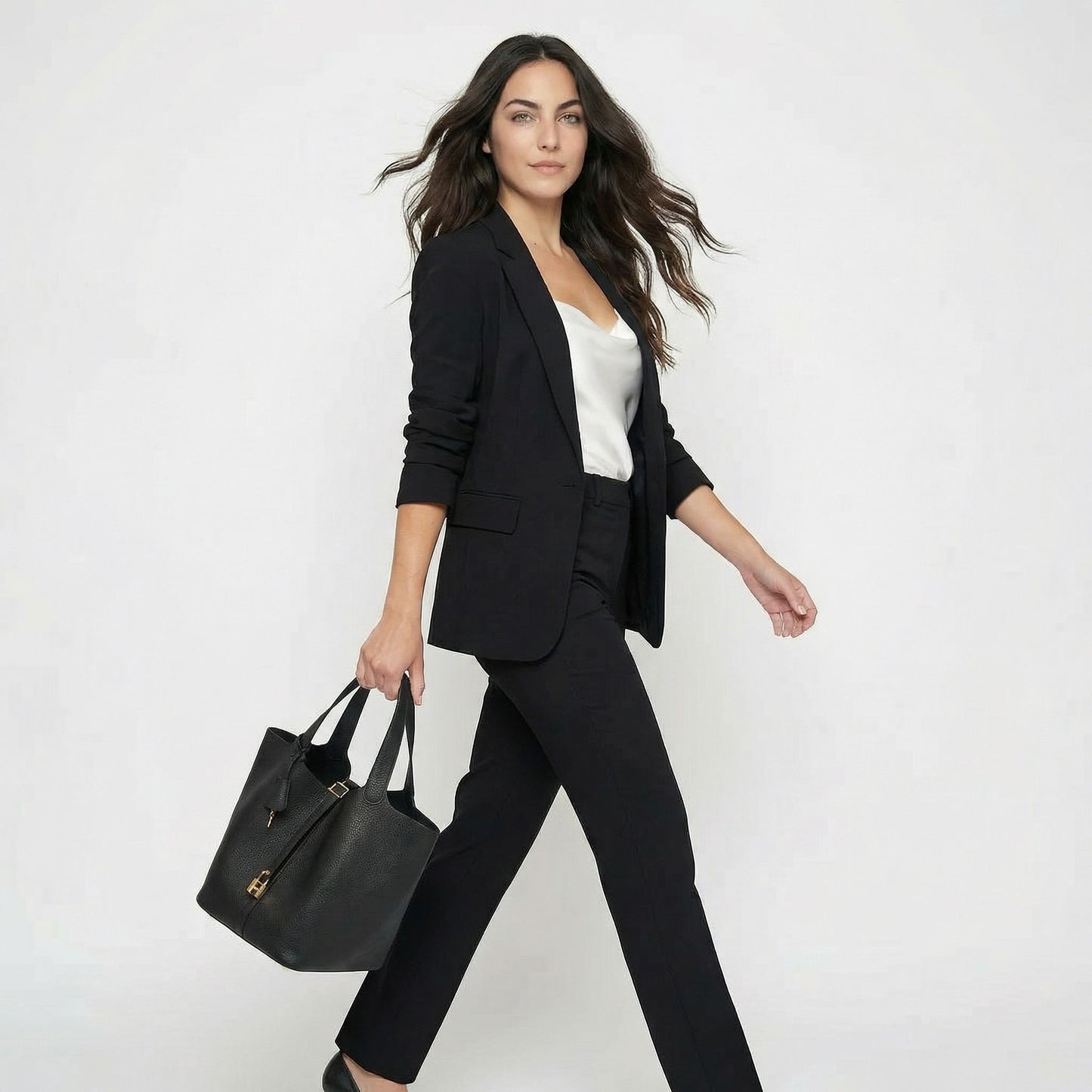 Maëlle | Women’s Leather Bucket Bag with Lock Detail