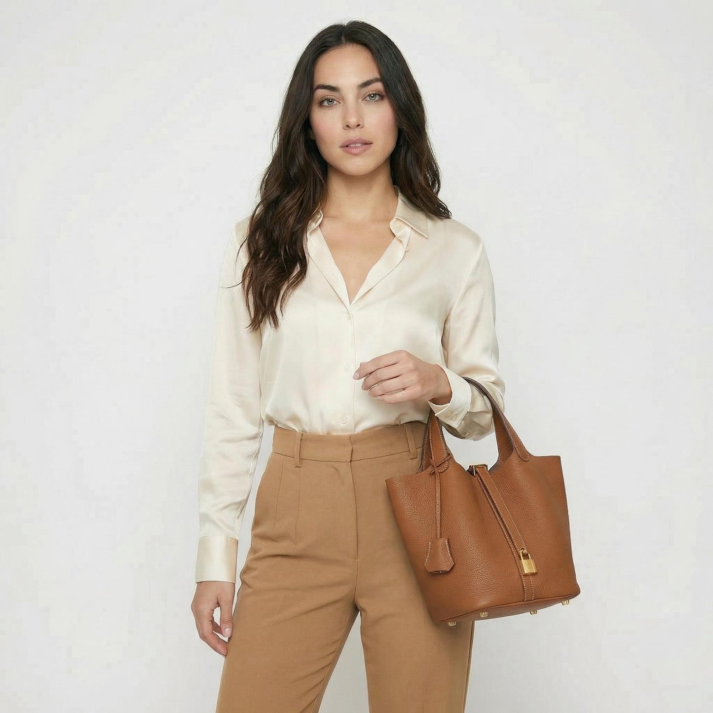Maëlle | Women’s Leather Bucket Bag with Lock Detail