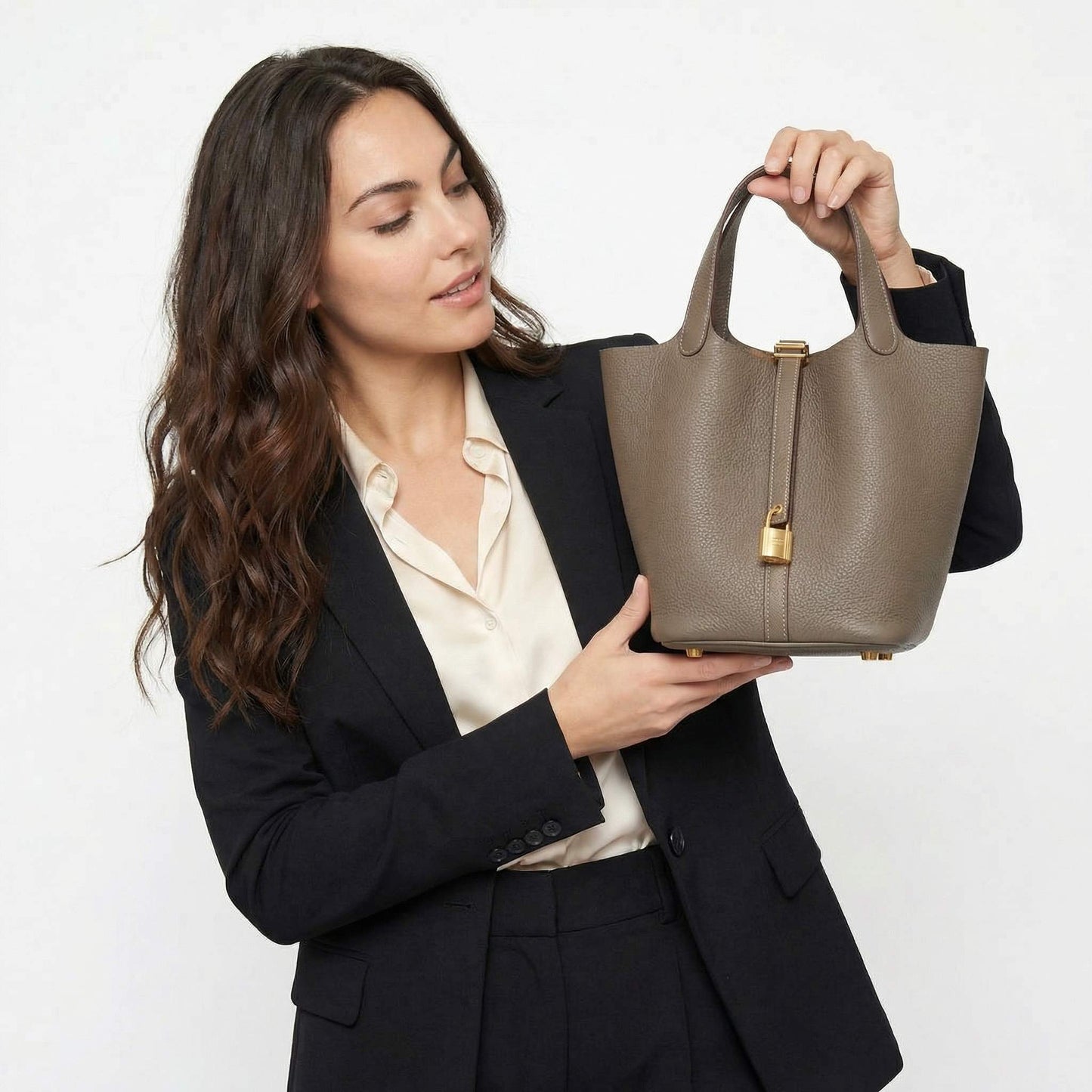 Maëlle | Women’s Leather Bucket Bag with Lock Detail