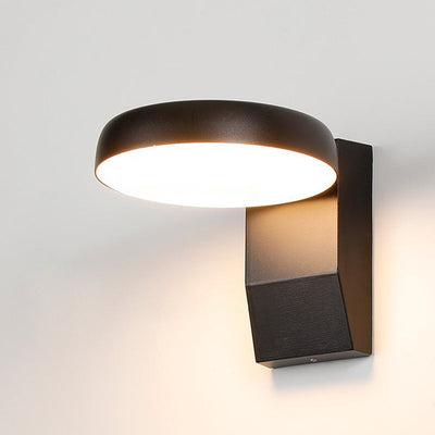 Adjustable IP65 Motion-Sensor Outdoor Wall Light - Warm Light / Wall Switch - Round