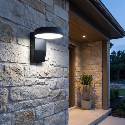 Adjustable IP65 Motion-Sensor Outdoor Wall Light - Warm Light / Wall Switch - Round