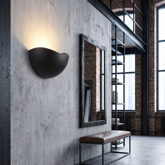 IP65 Half-Round LED Wall Sconce - Black / Warm Light (3000K)