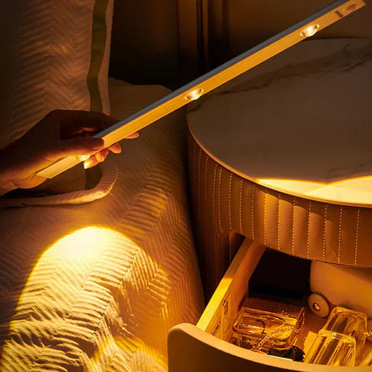 Motion-Sensor USB-Rechargeable LED Cabinet Light